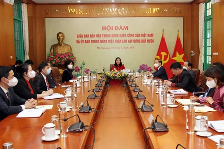 Đồng chí Bùi Thị Minh Hoài phát biểu tại Hội đàm. (Ảnh: Ban Dân vận Trung ương)