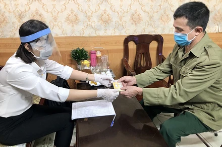 Chi trả chế độ lương hưu cho người hưởng tại Hải Dương.