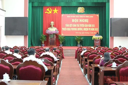 Quang cảnh Hội nghị Tổng kết công tác tuyên giáo năm 2021 và triển khai phương hướng, nhiệm vụ 2022 tỉnh Vĩnh Long. (Ảnh: BÁ DŨNG)