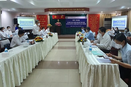 Ông Phạm Quốc Bảo, Chủ tịch Hội đồng Thành viên EVNHCMC phát biểu ý kiến tại hội nghị.