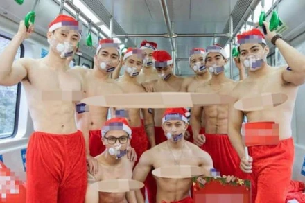 Ứng xử văn minh nơi công cộng