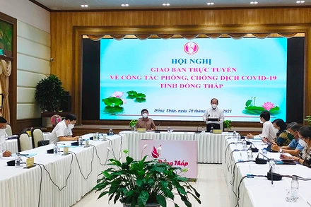 Phó Chủ tịch UBND tỉnh Đồng Tháp Đoàn Tấn Bửu phát biểu tại Hội nghị giao ban phòng, chống dịch Covid-19 tỉnh.