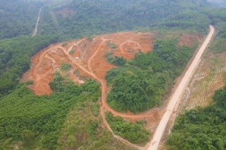 Khu vực mỏ quặng sắt mà các đối tượng khai thác trái phép. (Ảnh: Công an Quảng Bình)