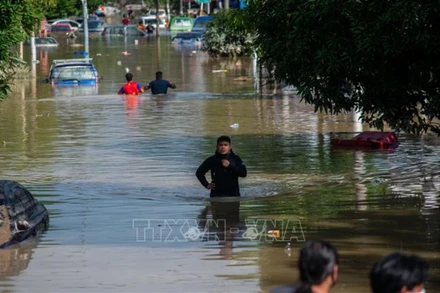 Cảnh ngập lụt tại bang Selangor, Malaysia ngày 20/12/2021. (Ảnh: THX/TTXVN).