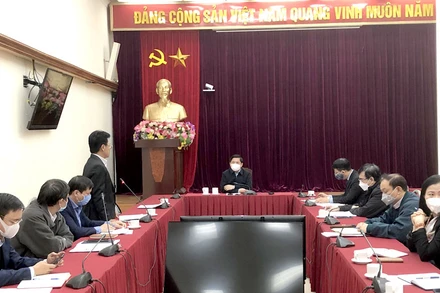 Bộ trưởng Giao thông vận tải Nguyễn Văn Thể họp với các đơn vị nhằm tìm giải pháp tháo gỡ khó khăn cho vận tải hàng đường sắt. (Ảnh: Bộ Giao thông vận tải, Tổng Công ty Đường sắt Việt Nam cung cấp)