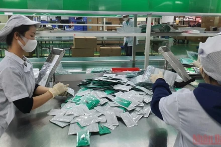 Một góc trong dây chuyền sản xuất kit test kháng nguyên virus SARS-CoV-2 của Công ty TNHH Medicon. Ảnh chụp ngày 19/12.