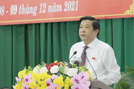 Bí thư Tỉnh uỷ Vĩnh Long Bùi Văn Nghiêm phát biểu khai mạc kỳ họp sáng 8/12. (Ảnh: Bá Dũng)