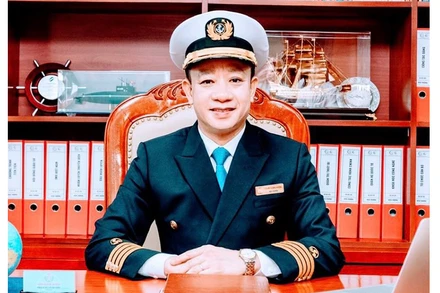 Phó Giáo sư, Tiến sĩ Phạm Xuân Dương, Hiệu trưởng Trường đại học Hàng hải Việt Nam.