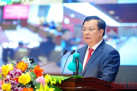 Bí thư Thành ủy Hà Nội Đinh Tiến Dũng phát biểu kết luận hội nghị, sáng 1/12.