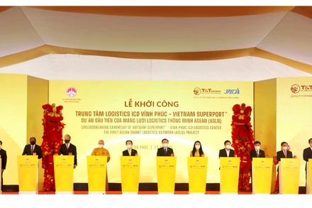 Toàn cảnh lễ khởi công.