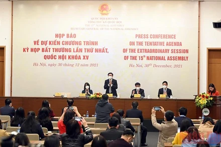 Quang cảnh buổi họp báo. (Ảnh: DUY LINH)