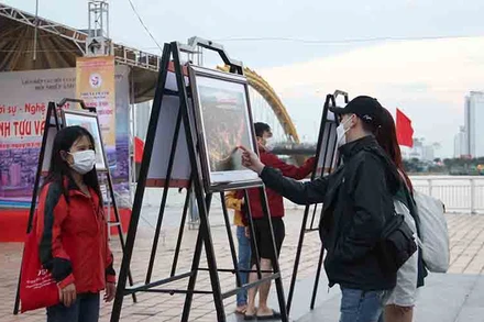 Tìm hiểu Đà Nẵng qua triển lãm ảnh.