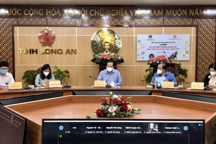 Diễn đàn Kết nối giao thương nông sản giữa Long An và các tỉnh, thành phố tại điểm cầu Long An.