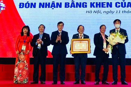 Hội Phổi Việt Nam vinh dự nhận Bằng khen của Thủ tướng Chính phủ.