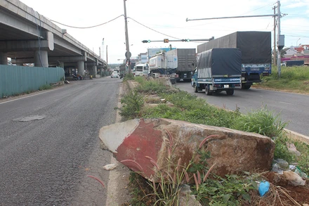 Mất an toàn do thi công tại nút giao thông Dầu Giây.