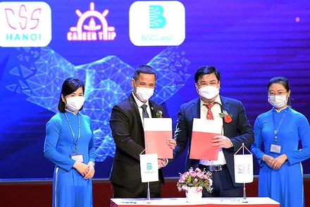 Ký thỏa thuận hợp tác đồng hành với chuỗi chương trình “Tư vấn hướng nghiệp, việc làm và khởi nghiệp (Career Trip) của Trung tâm Dịch vụ việc làm và Hỗ trợ thanh thiếu niên Hà Nội (CSS).