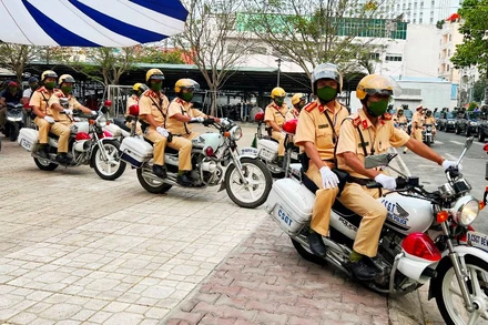 Các lực lượng Công an thành phố ra quân tấn công trấn áp các loại tội phạm trong dịp Tết sáng 15/12.