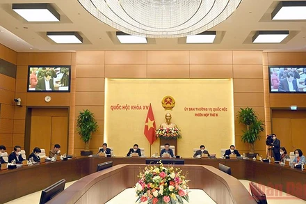 Quang cảnh phiên họp thứ 6 Ủy ban Thường vụ Quốc hội cho ý kiến về Đề án Xây dựng cơ chế, chính sách tài khóa, tiền tệ để hỗ trợ triển khai Chương trình phục hồi và phát triển kinh tế-xã hội. (Ảnh: DUY LINH)