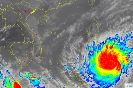 Chiều nay, 16/12, bão Rai tiếp tục mạnh thêm. (Nguồn: Tổng cục Khí tượng thủy văn)