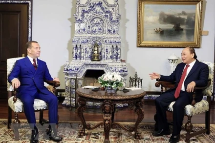 Chủ tịch nước Nguyễn Xuân Phúc gặp Phó Chủ tịch Hội đồng An ninh Liên bang Nga D. Medvedev. (Ảnh: Thống Nhất/TTXVN) 