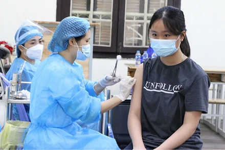 Hà Nội đang đẩy nhanh tiêm vaccine cho học sinh để sớm tạo miễn dịch cộng đồng.