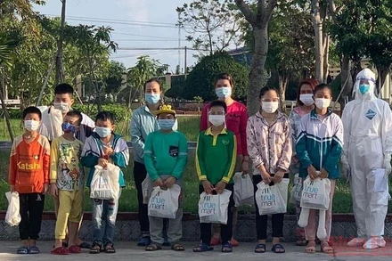 Nhiều ca F0 là người lớn và trẻ em ở Thái Bình được công bố khỏi bệnh. (Ảnh: MAI TÚ)