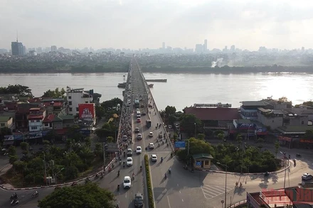 Cầu Chương Dương. (Ảnh: QUỐC TOẢN)