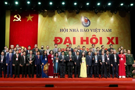 Ra mắt Ban Chấp hành Hội Nhà báo Việt Nam khóa XI. (Ảnh: THÀNH ĐẠT)
