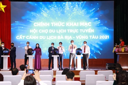 Lễ khai mạc Hội chợ.