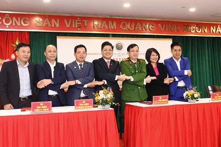 EVN và Bộ Công an hợp tác ứng dụng dữ liệu dân cư và căn cước công dân