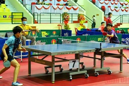 Trận bán kết đồng đội nữa giữa Công an 1 và Long Hải- Hải Dương.