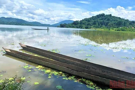 Hồ Lắk, một điểm du lịch hấp dẫn, nổi tiếng luôn là sự lựa chọn của du khách khi đến với Đắk Lắk.
