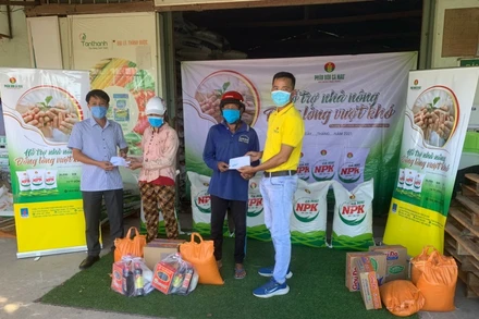 Phân bón Cà Mau đồng hành cùng nông dân với nhiều sản phẩm mới.