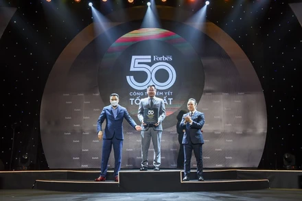 Ông Hà Trọng Khiêm, Phó Tổng Giám đốc MB nhận giải.