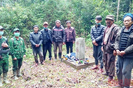 Đồn Biên phòng La Êê bắt giữ 7 người nhập cảnh trái phép. 