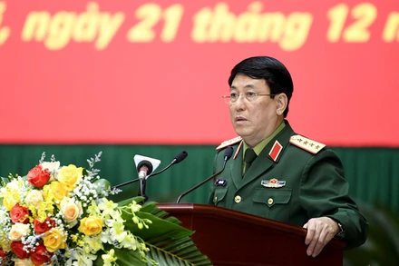 Đại tướng Lương Cường, Ủy viên Bộ Chính trị, Ủy viên Thường vụ Quân ủy Trung ương, Chủ nhiệm Tổng cục Chính trị Quân đội nhân dân Việt Nam phát biểu ý kiến kết luận hội nghị. 