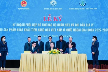 Toàn cảnh lễ ký kết.