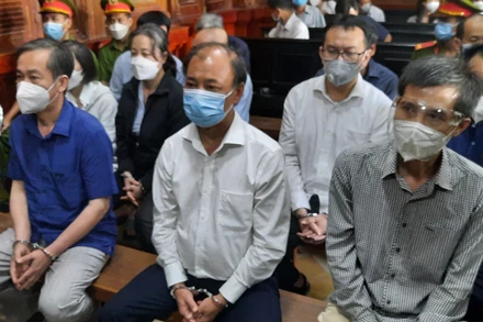 Các bị cáo liên quan đến vụ án SARGI tại phiên tòa sơ thẩm.