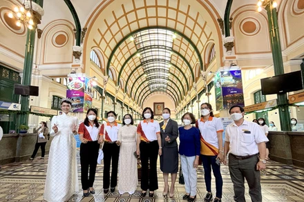 Bưu điện thành phố, một trong những địa điểm thu hút du khách khi đến TP Hồ Chí Minh.