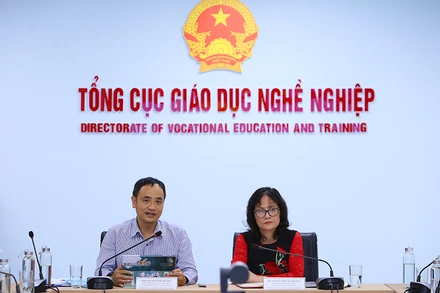 Đại diện lãnh đạo Tổng cục Giáo dục nghề nghiệp chia sẻ thông tin về kỳ thi tại buổi họp báo.