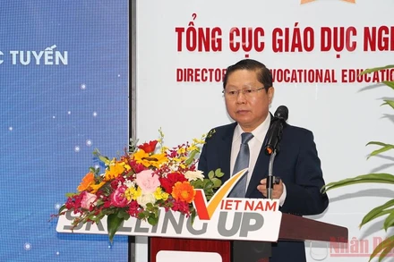 Thứ trưởng Lê Tấn Dũng phát biểu tại Lễ khai mạc.