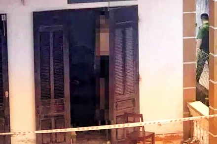 Ngôi nhà ở xóm 8 xã Giao Tiến, huyện Giao Thủy (Nam Định), nơi phát hiện 2 vợ chồng tử vong.