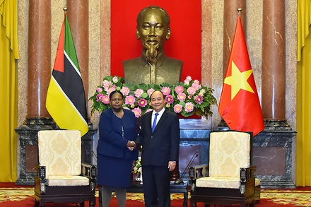 Chủ tịch nước Nguyễn Xuân Phúc tiếp Chủ tịch Quốc hội Mozambique Esperanca Laurinda Francisco Nhiuane Bias. (Ảnh: THỦY NGUYÊN)