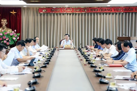 Quang cảnh hội nghị của Thường trực Thành ủy Hà Nội, chiều 27/6.