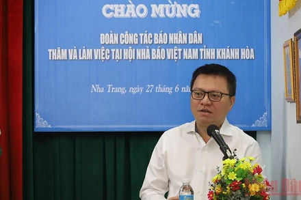 Đồng chí Lê Quốc Minh phát biểu tại buổi làm việc.