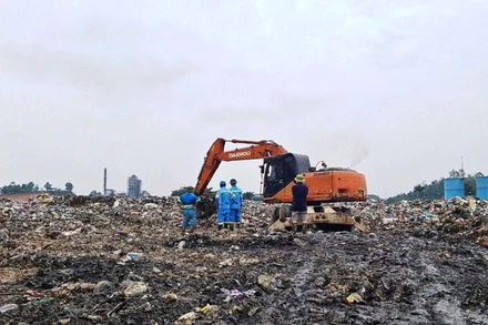 Bãi rác Xuân Sơn. (Ảnh: Mạnh Khánh)