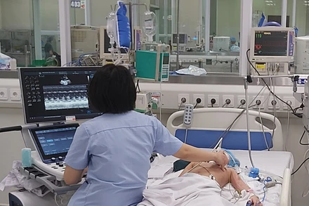 Siêu âm tim cho trẻ hậu Covid-19 bị mắc hội chứng MIS-C.