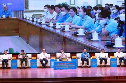 Thủ tướng gặp gỡ, đối thoại công nhân, người lao động năm 2022.