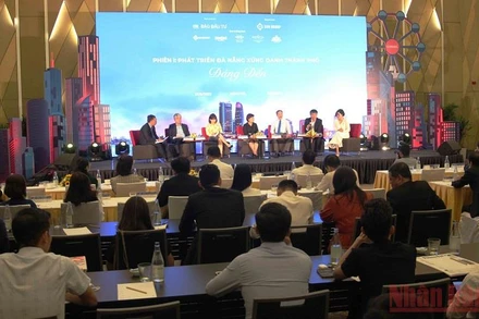 Đại biểu thảo luận tại hội thảo.