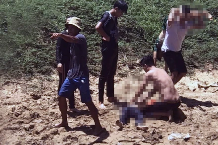 Hai học sinh tiểu học đuối nước thương tâm.